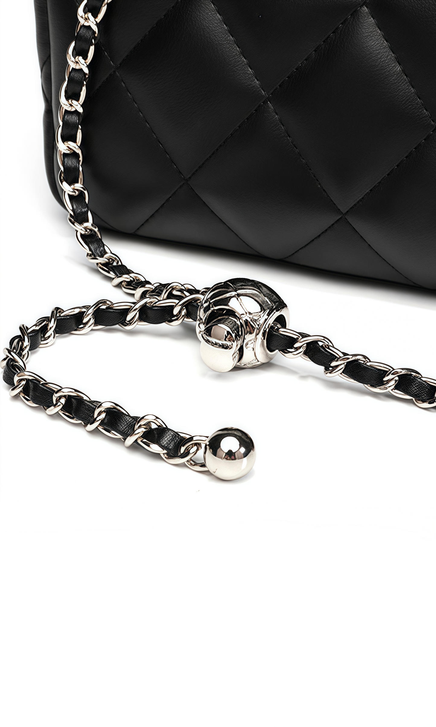 Noir Charm