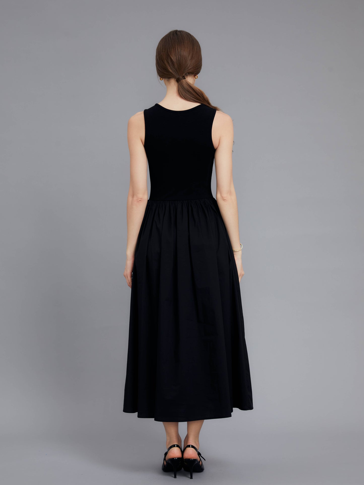 Round neck simple dress