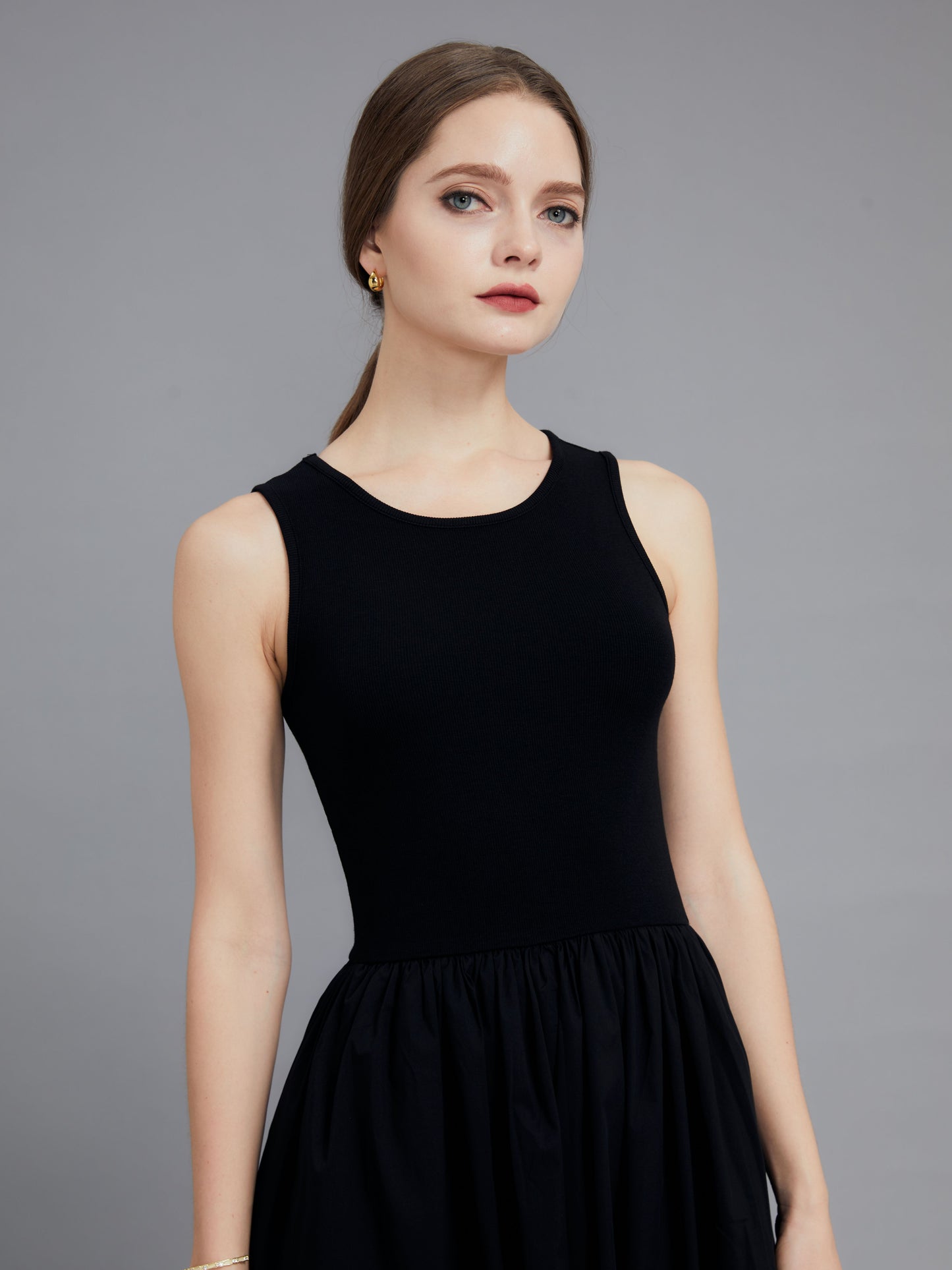 Round neck simple dress