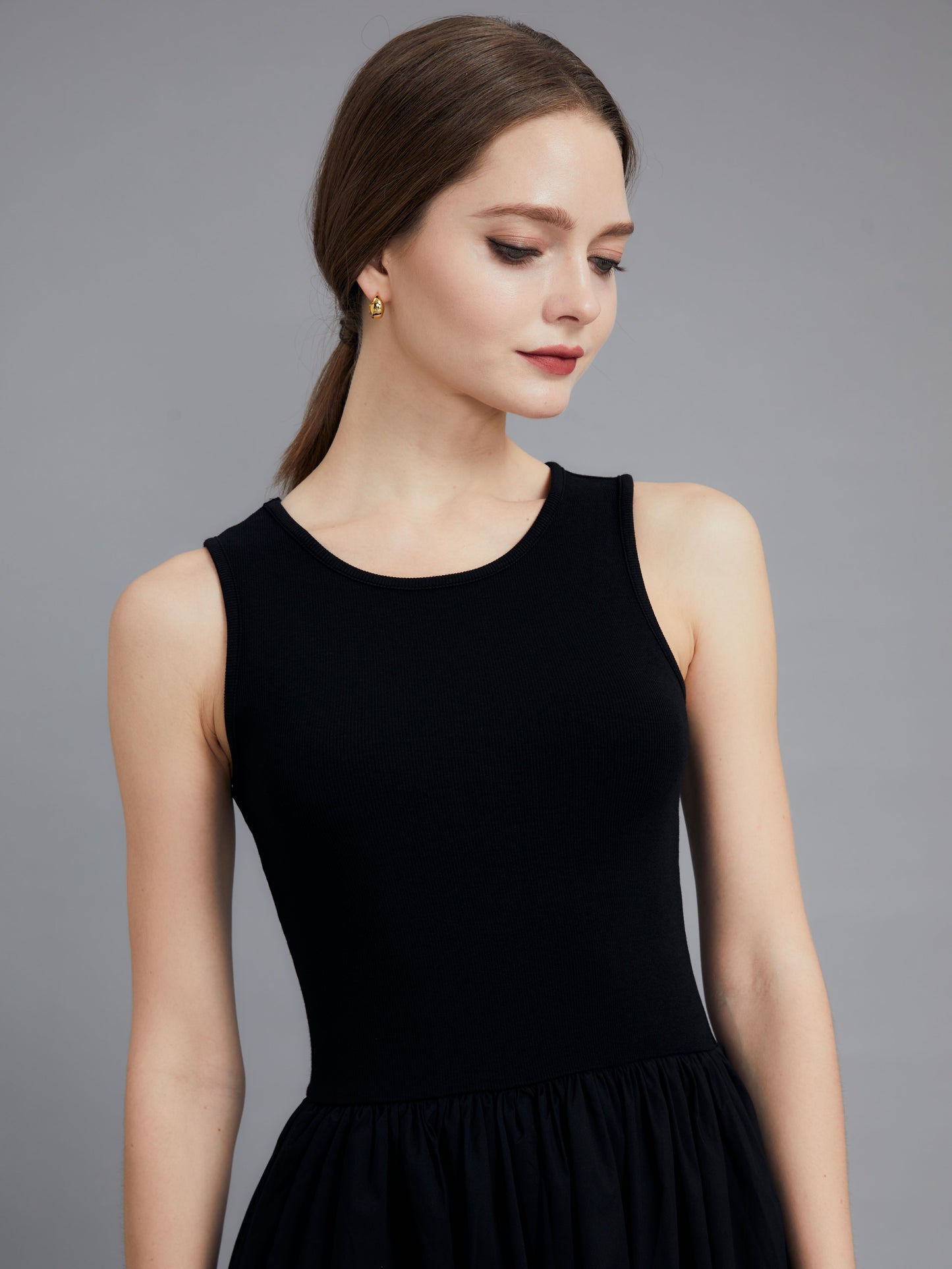 Round neck simple dress