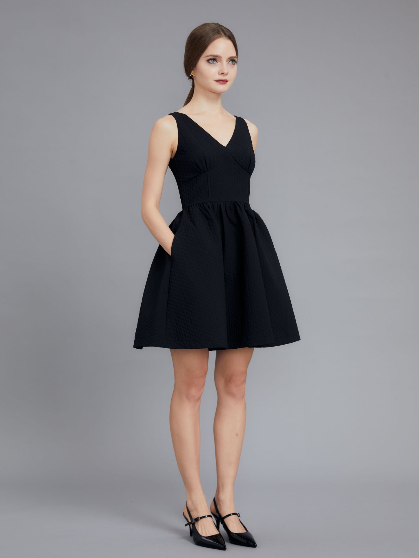 Cotton linen v-neck little black dress