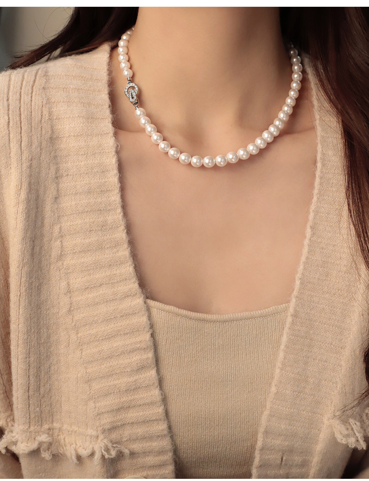 Elegance Pearl Bracelet with Gold Clasp