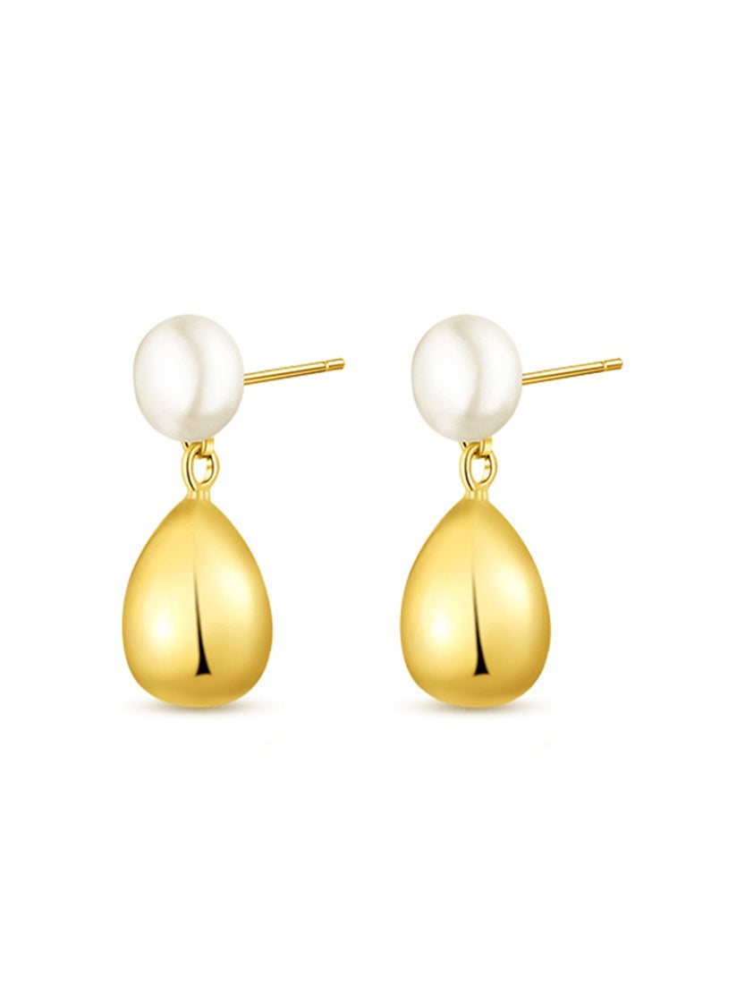 Vintage metal teardrop pearl stud earrings with round pearls