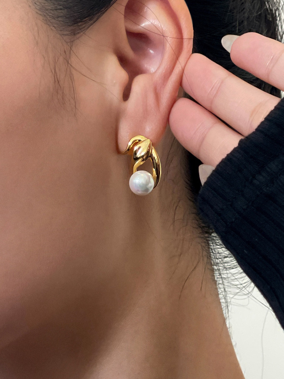 Vintage Metal Snake Pearl Earrings