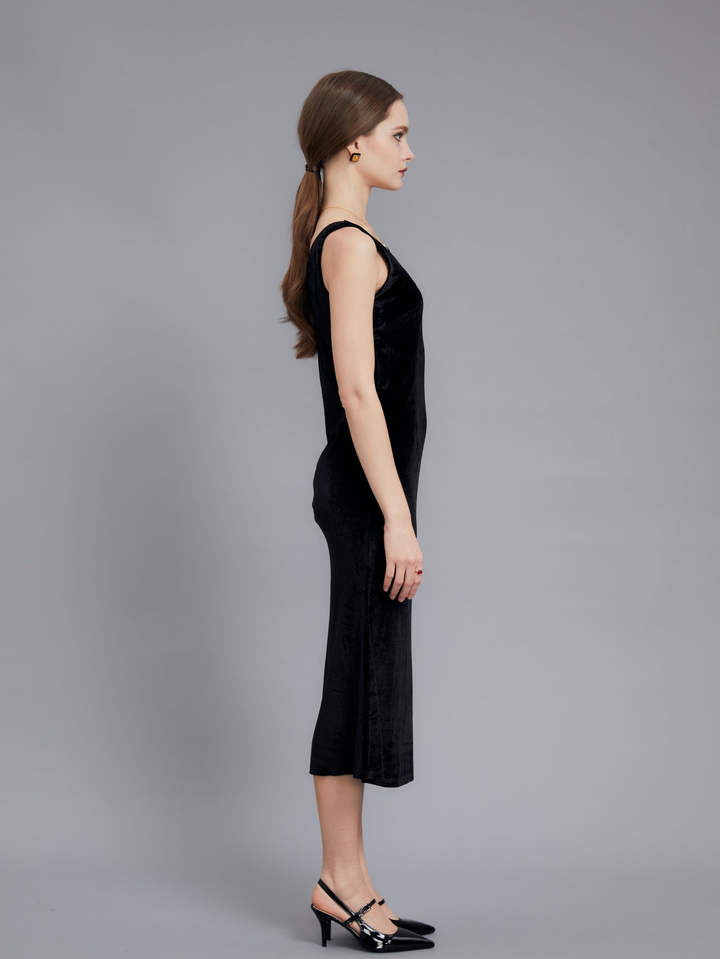 Black Velvet Round Neck Dress