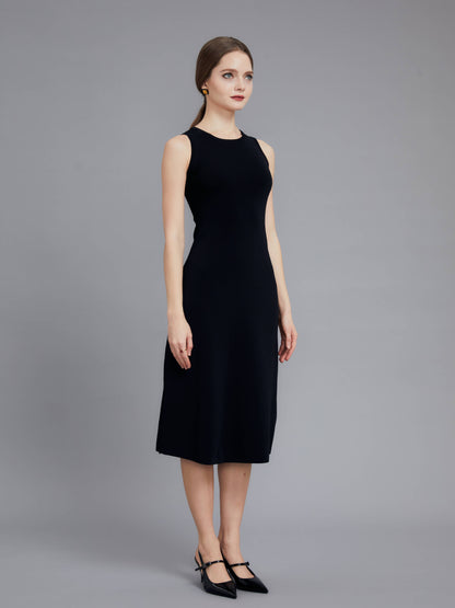 Round neck knit mid-length dress