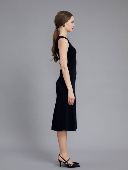 Round neck knit mid-length dress