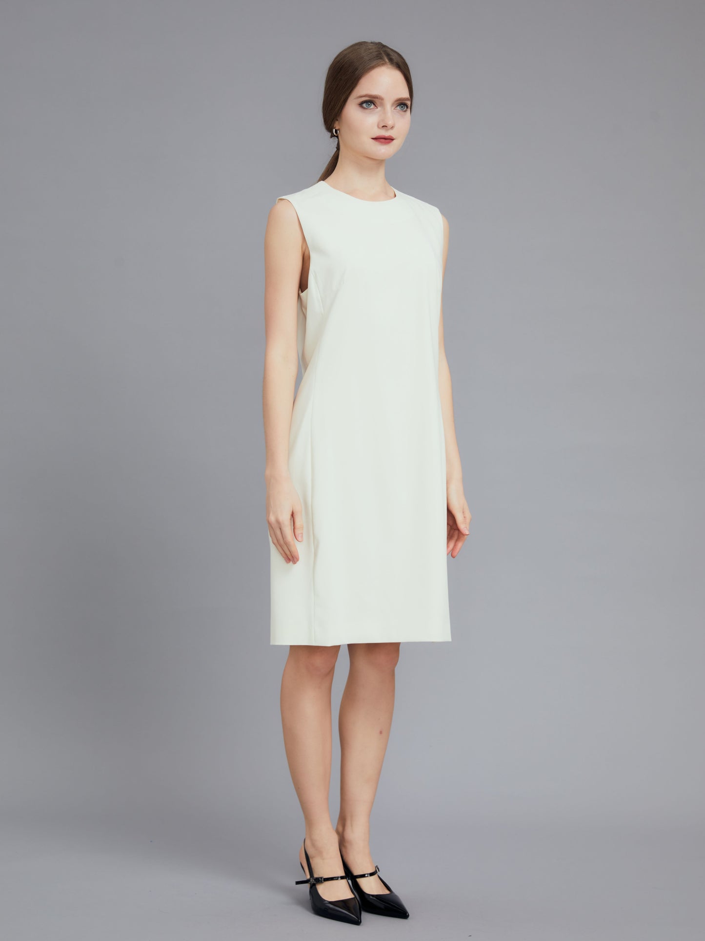 White Sleeveless Casual Dress